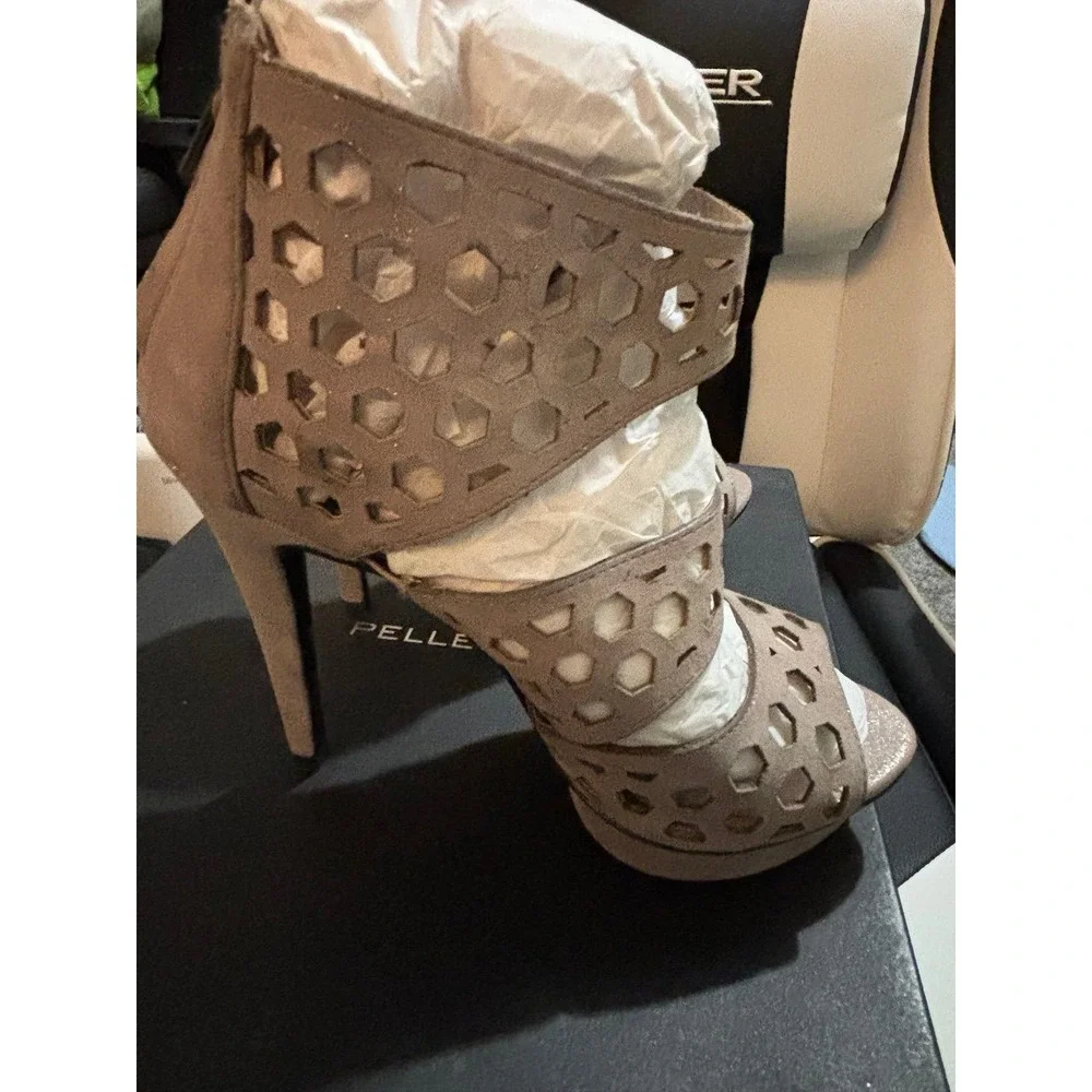 Pelle Moda Taupe Dark Shimmer Kid Suede Open Toed Platform Heels Size 6M NIB